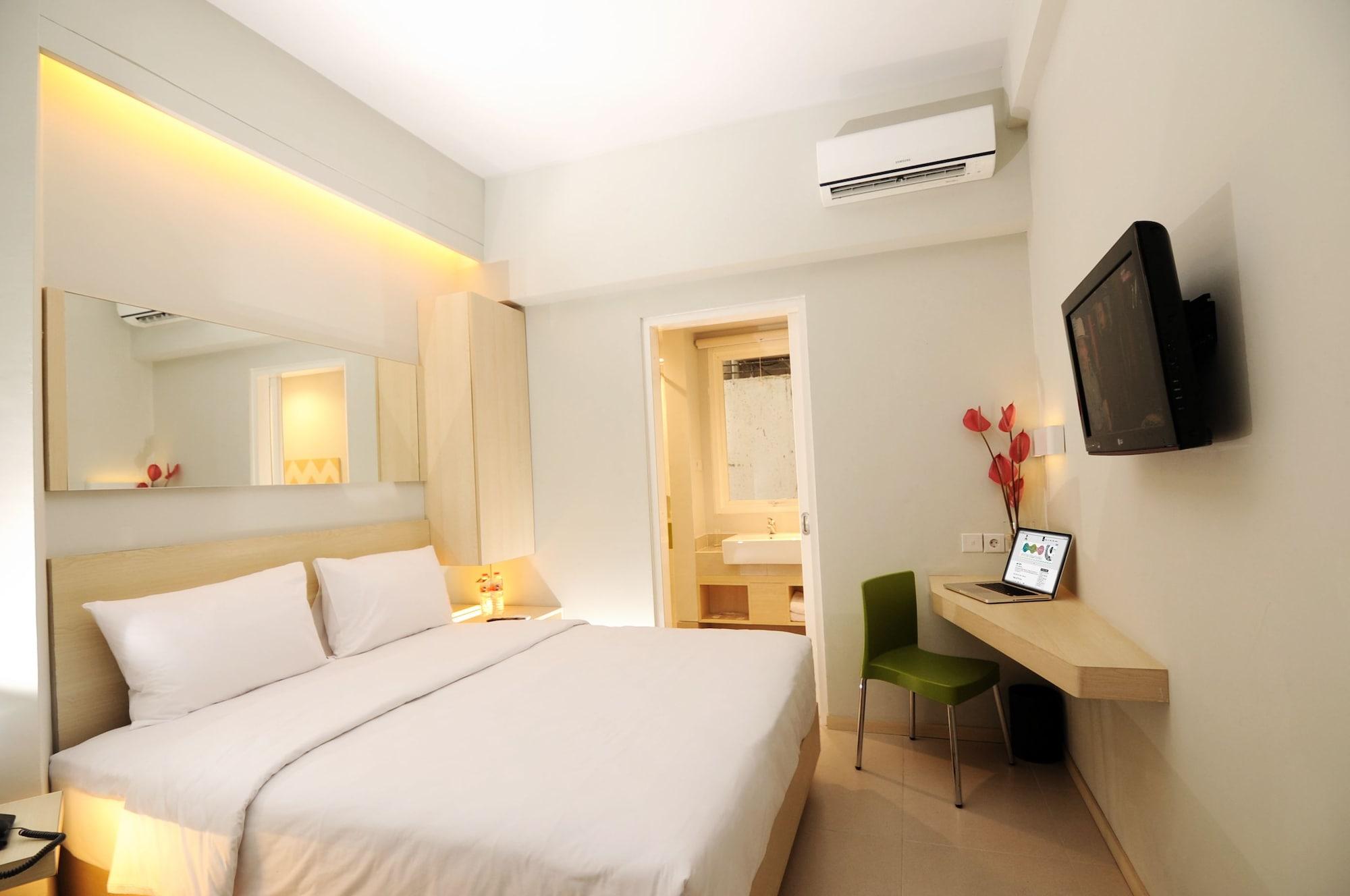 Cleo Hotel Tunjungan Surabaya Exterior photo