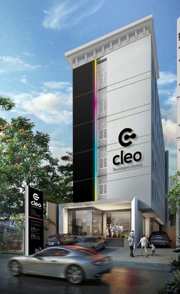 Cleo Hotel Tunjungan Surabaya Exterior photo