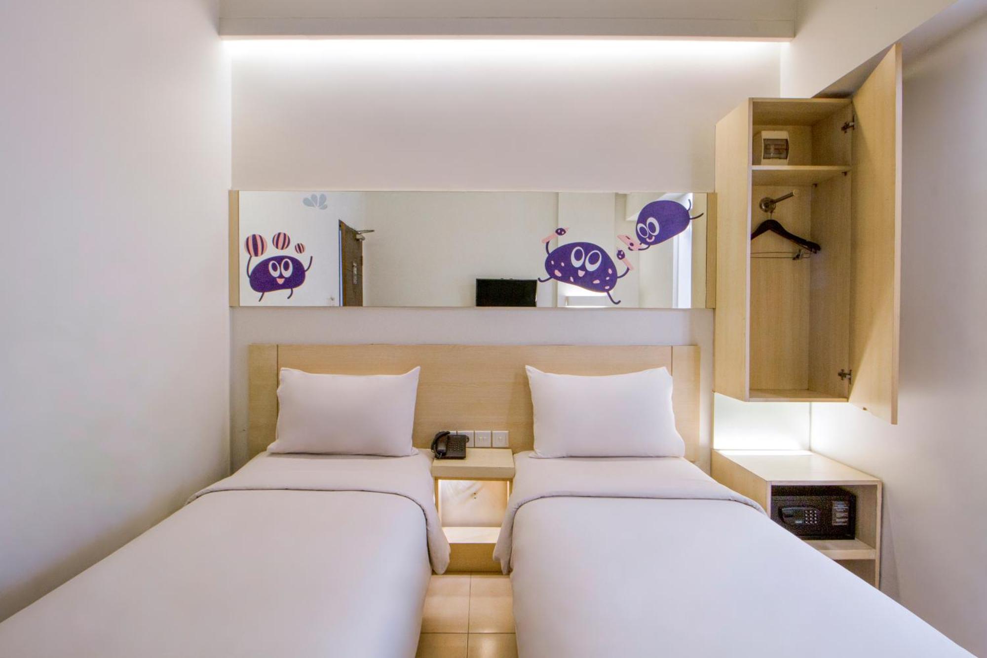 Cleo Hotel Tunjungan Surabaya Exterior photo